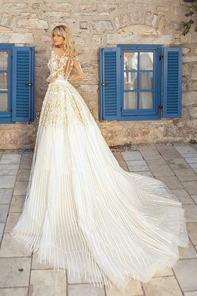 Wedding dress Laced with Detachable Skirt