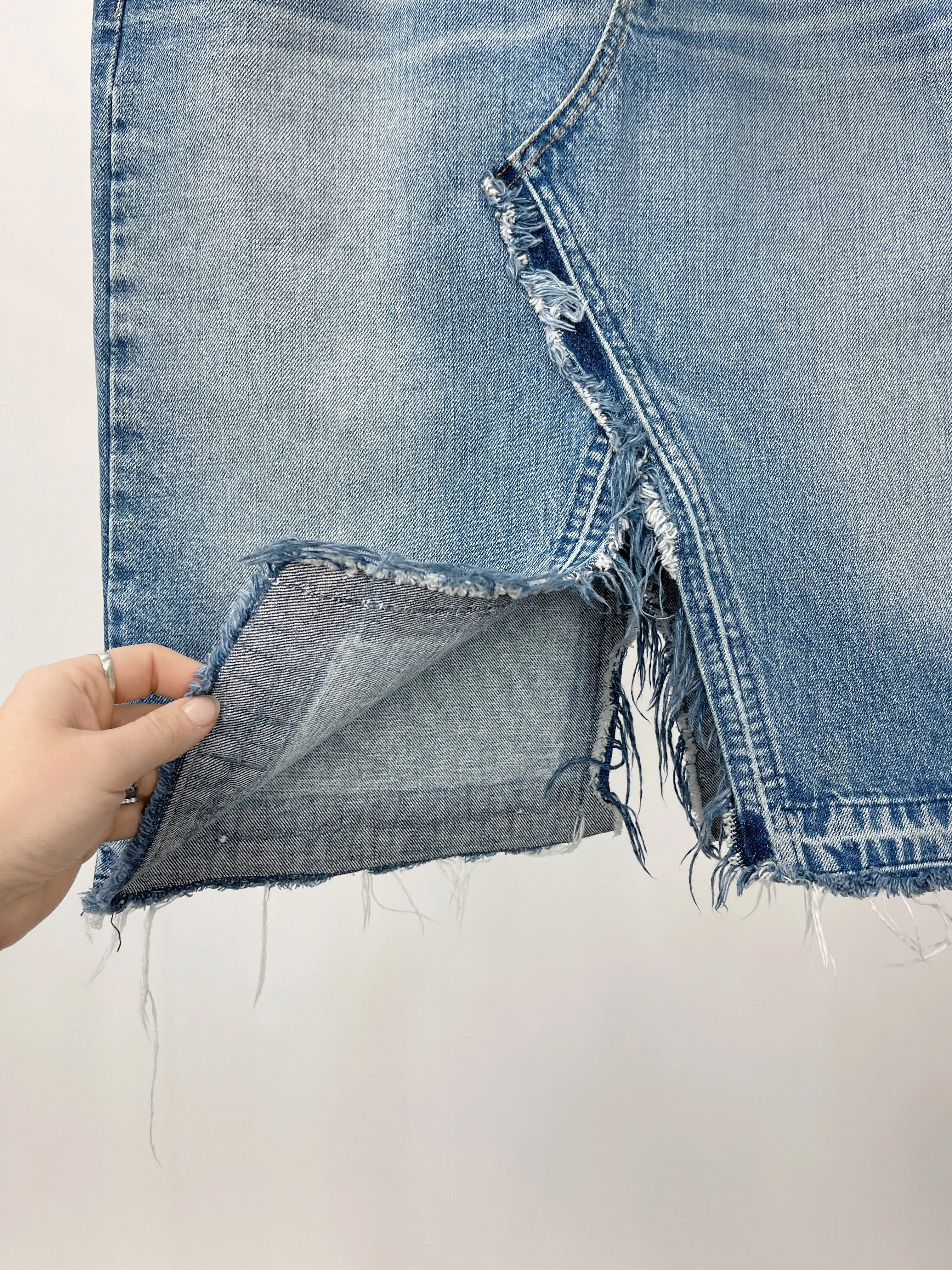 Y2K Lucky Brand Frayed Slit Denim Skirt (W31)